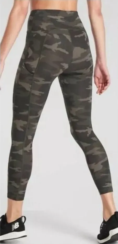 Athleta Ultimate 7/8 High Rise Leggings Women's Size S Camo Activewear Workout