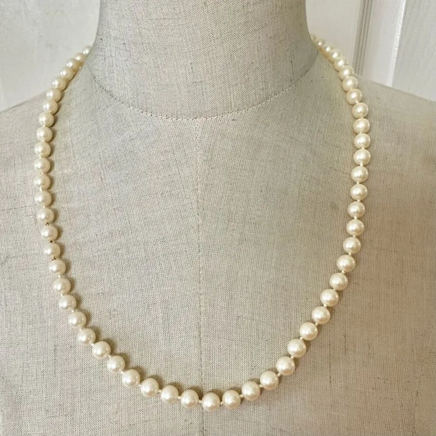 Faux Pearl vintage necklace