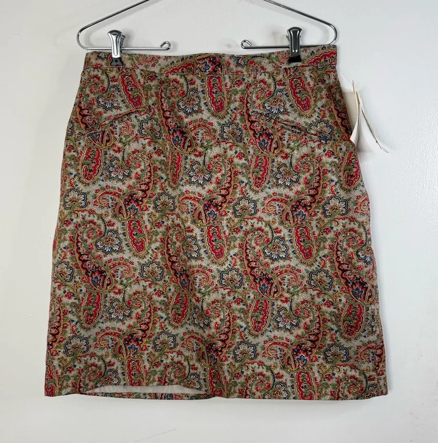 Liz Sport NWT vintage new old stock, two pocket, paisley, cotton mini skirt 14 Red