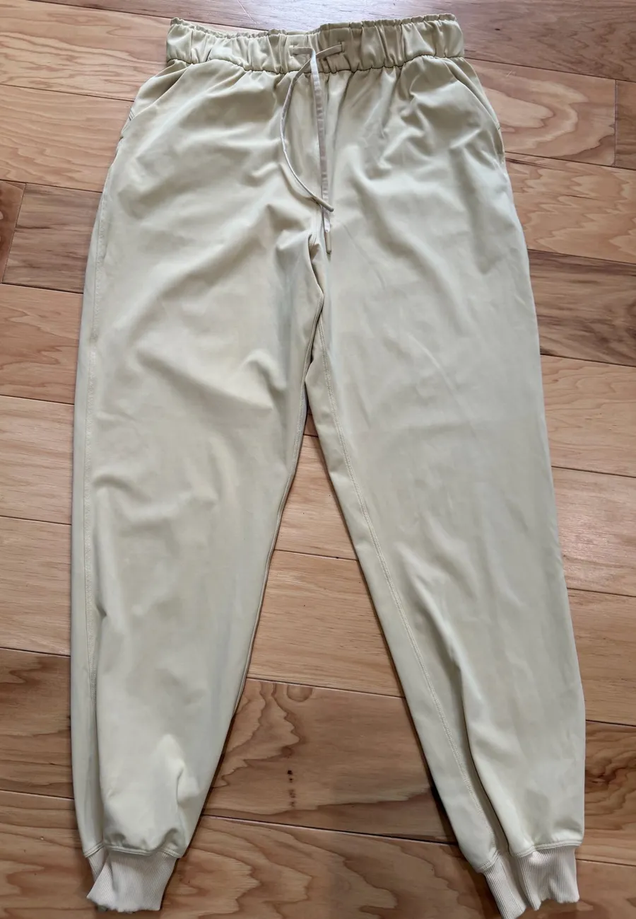 Lululemon Cream High-Rise Stretch Joggers Size 8