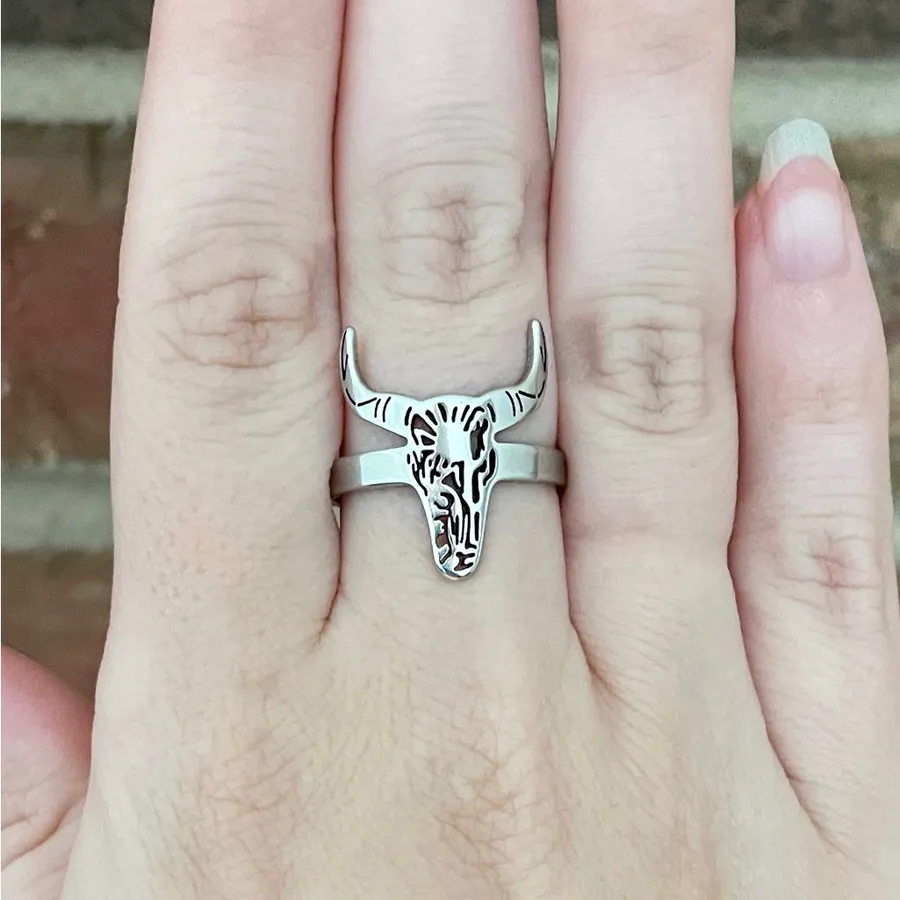 Cutout Steer Skull Ring Silver