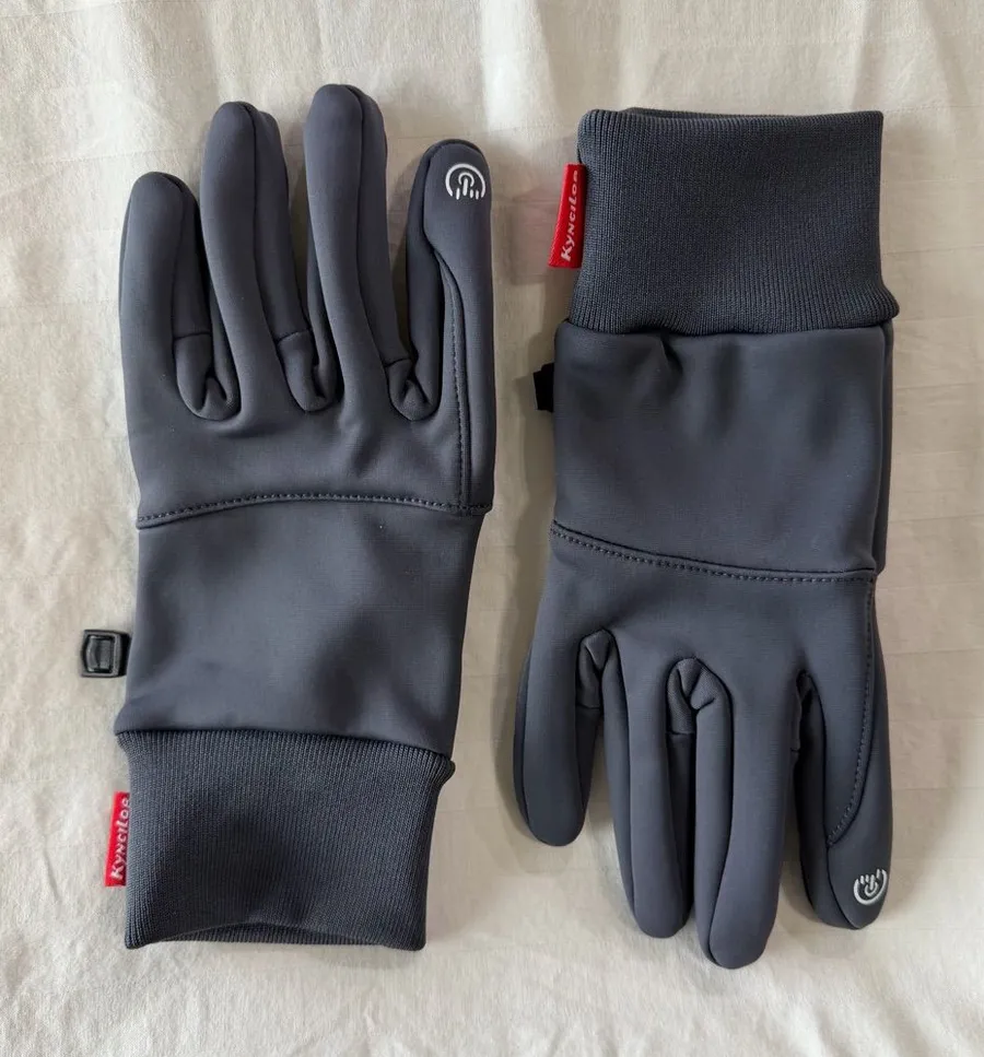 Women's Black Gloves with Grip Palms and Fingers Size M #260309