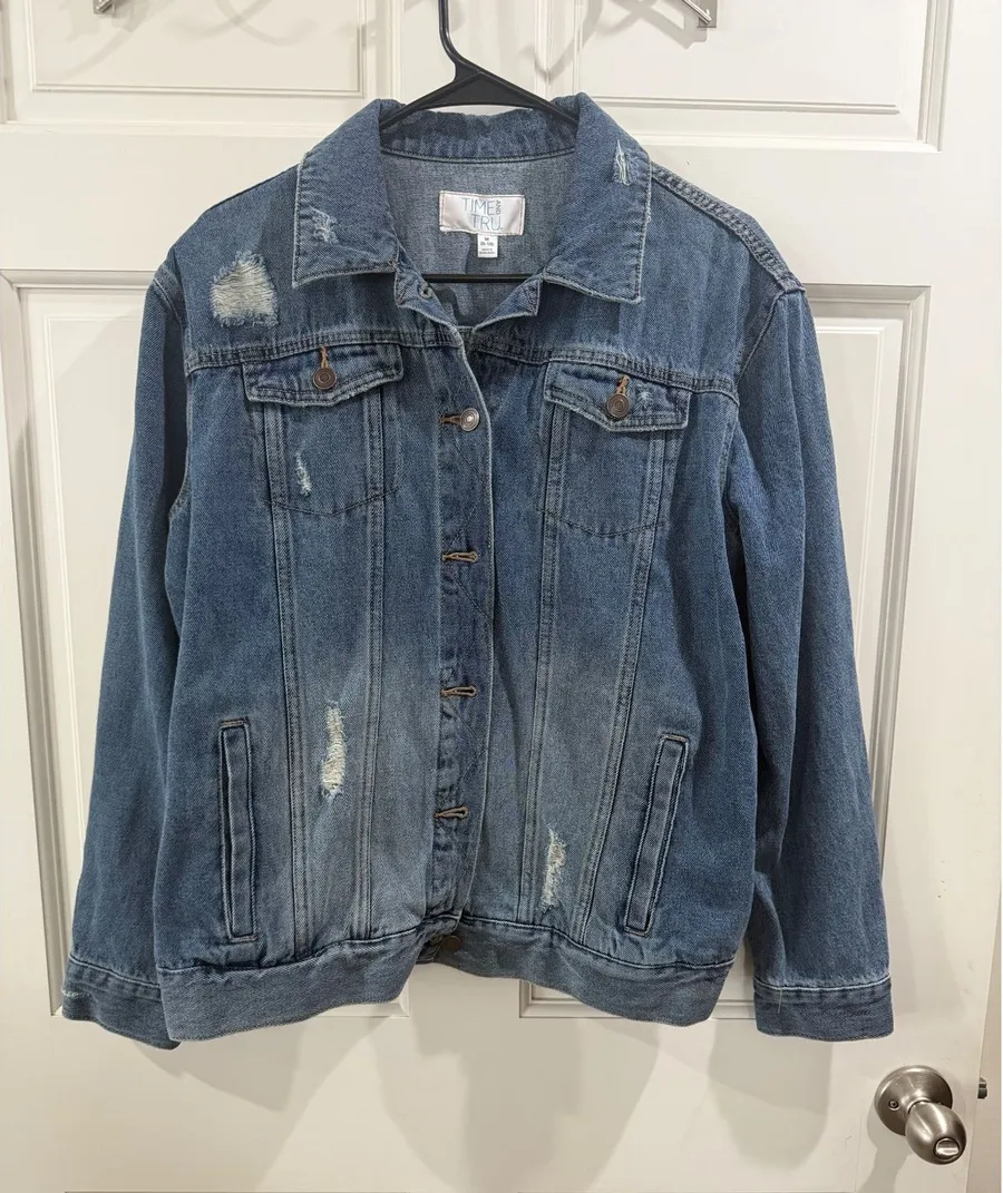 Time and Tru Women's Medium Blue Distressed Denim Jacket
