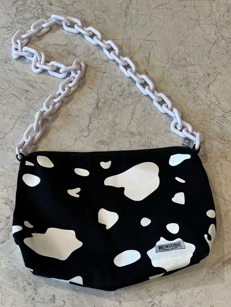 WEINUOSHI Cow Print Canvas Shoulder Bag White Chunky Chain Strap Y2K Black White