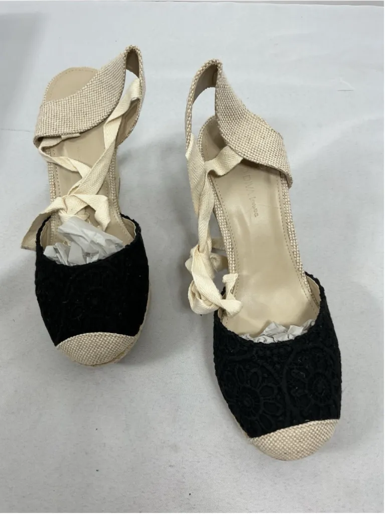 Womans New In Box Wild Diva Maegan Crochet Ankle Wrap Espadrille Wedge 8.5 Black