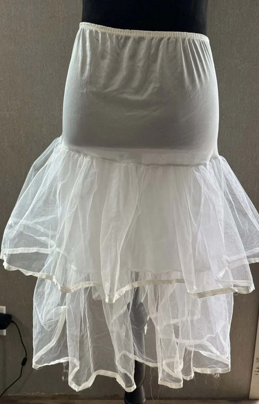 Vintage 70s Paramount NY Crinoline Petticoat Tiered Tulle Slip White Medium