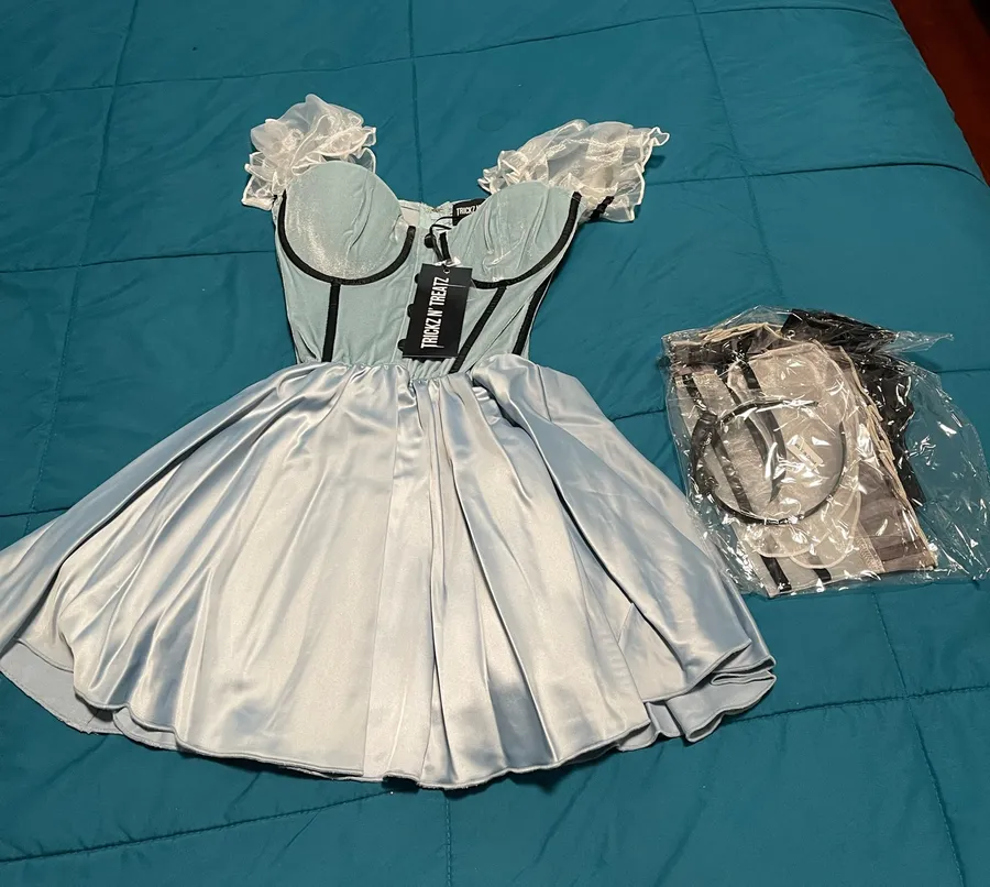 Dolls kill trickz n treatz looking glass girl costume S