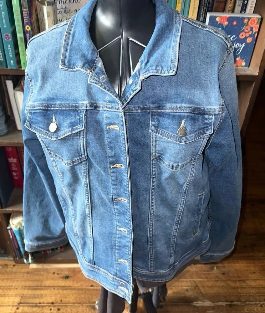 Well Worn distressed elevated basics minimalist XL denim jacket