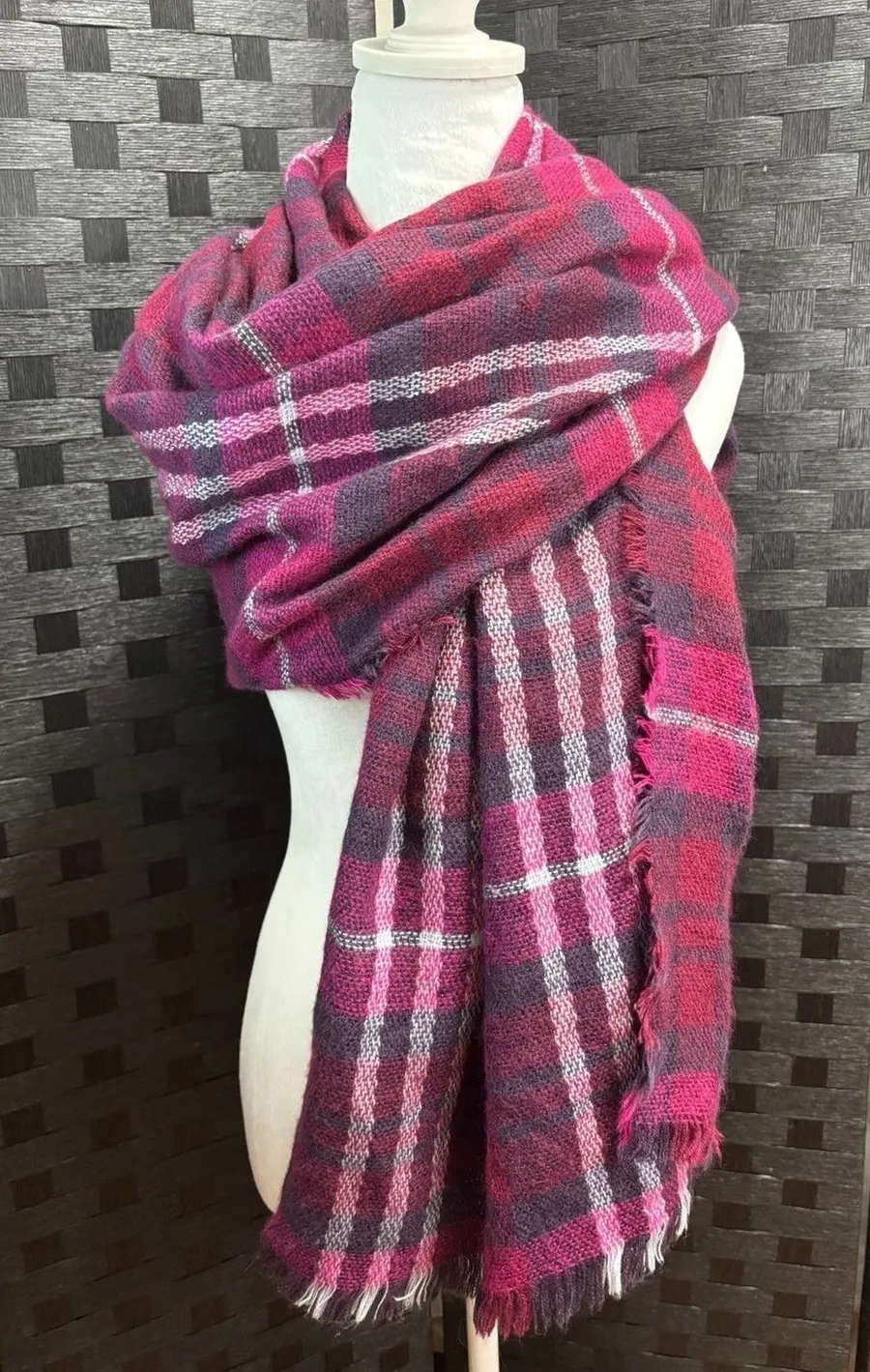 Blanket Scarf Womens OS Berry Plaid Oversized Cozy Wrap Pashmina 74"x31" Tartan Pink