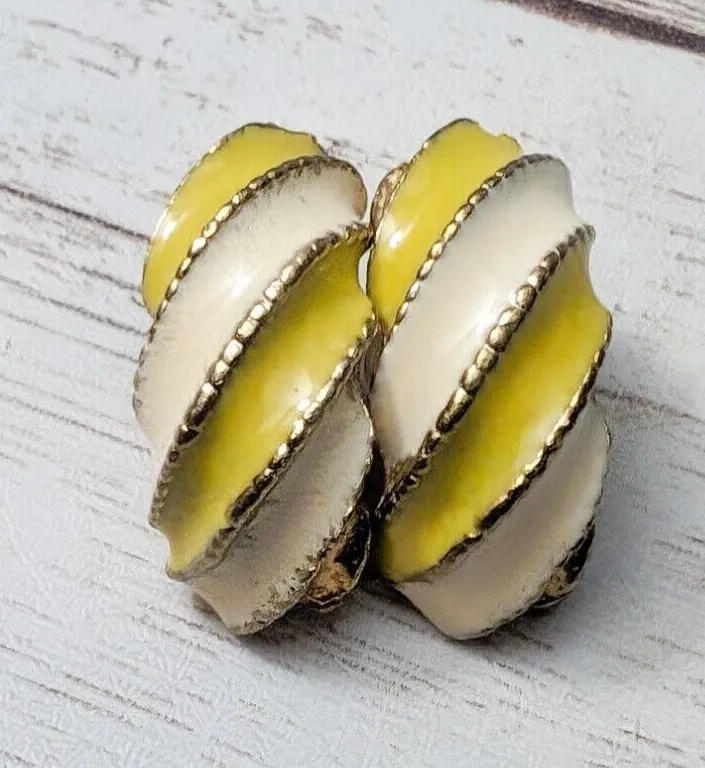Vintage Clip On Earrings