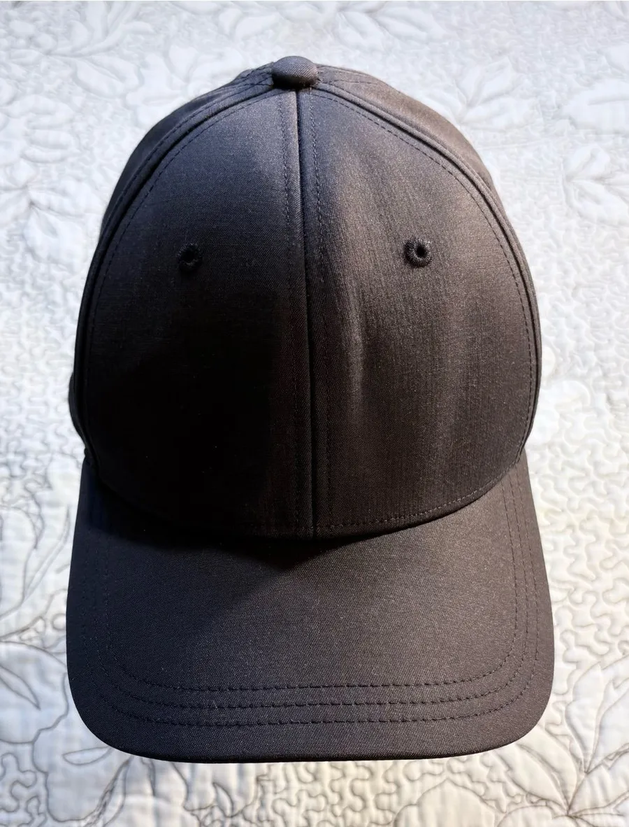 Lululemon Black Adjustable Performance Cap Tonal X Pattern Underbrim π