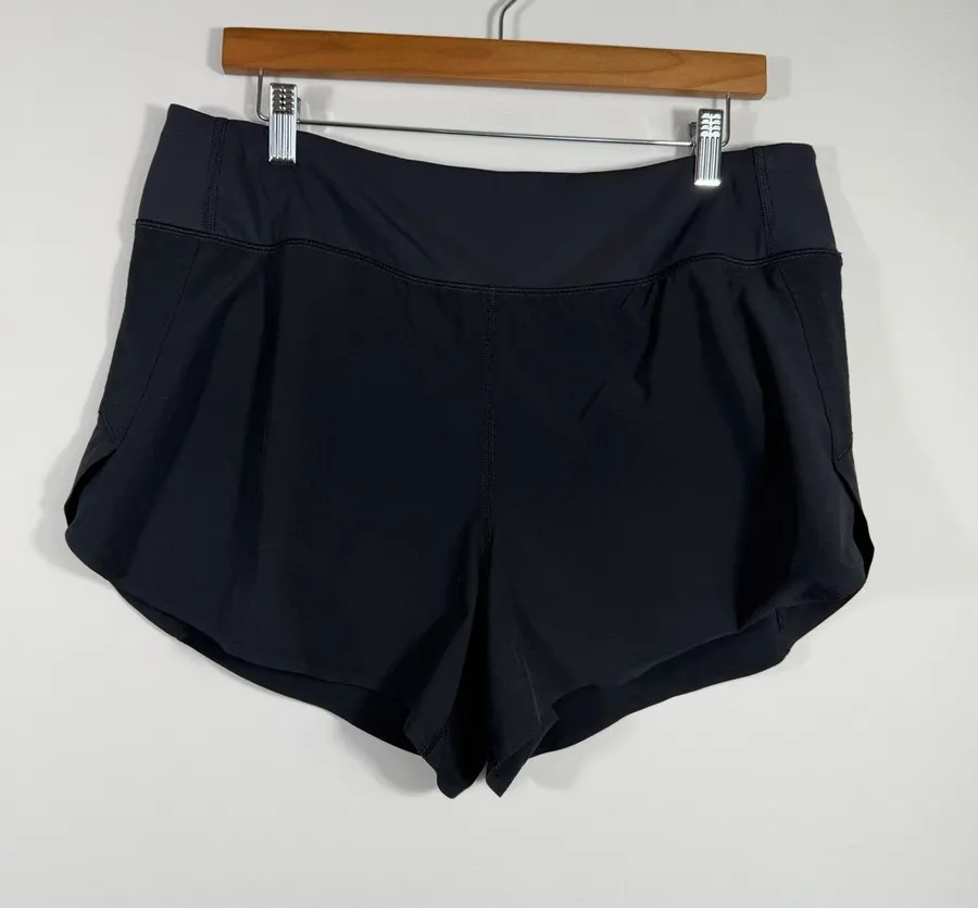 Athleta Run With It 3.5” Shorts Women’s L Black Lined Running Athletic