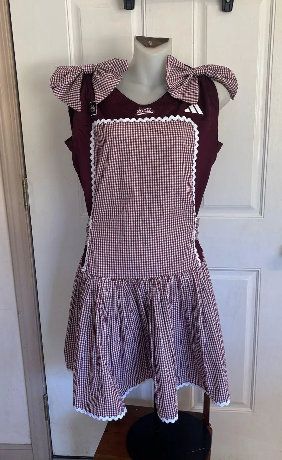 New Without Tag Custom Made 8/10 Mississippi State University Maroon/White Jersey Dress