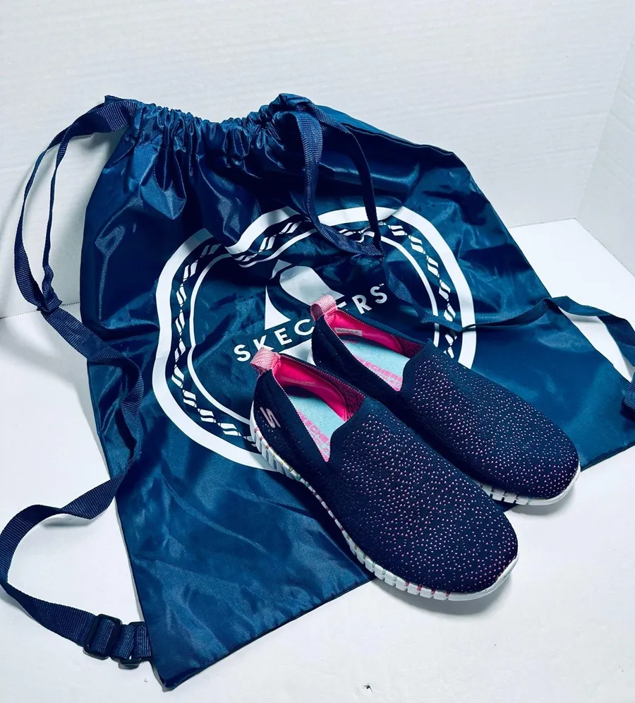 Skechers Navy Slip-On Air Cooled Goga Mat Sneakers Women’s Size 3.5 w Gym Bag