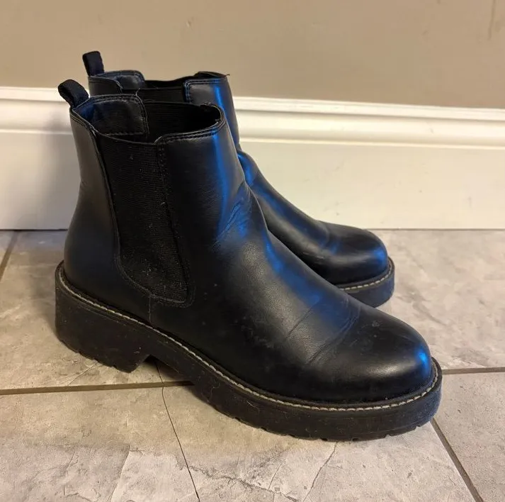 Black Chelsea Boots