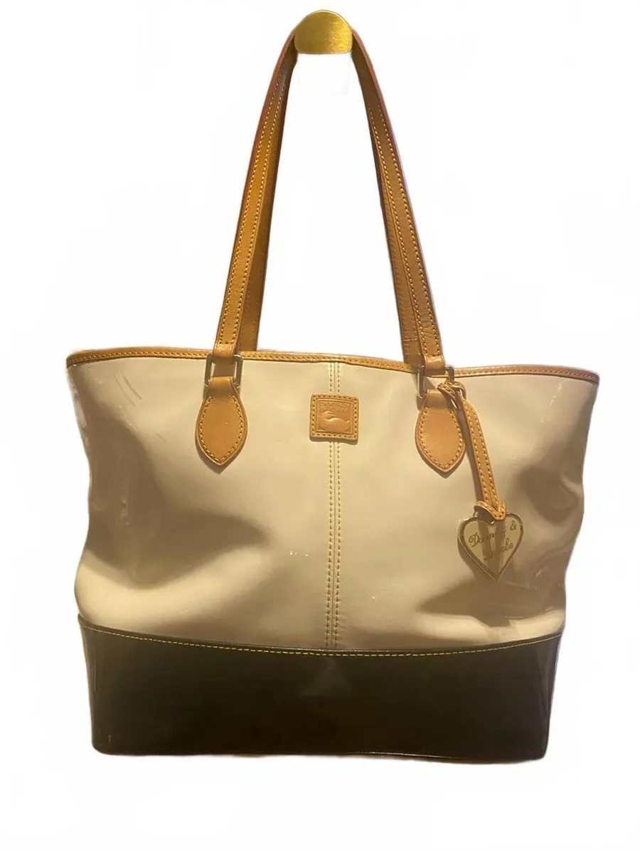 Dooney & Bourke Cream & Black colorblock 2 Tone Patent Leather Tote Ivory Heart