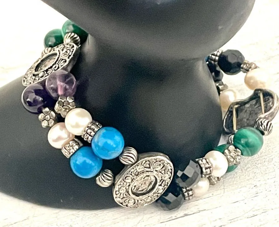 Natural stones silver tone stretchy bracelet