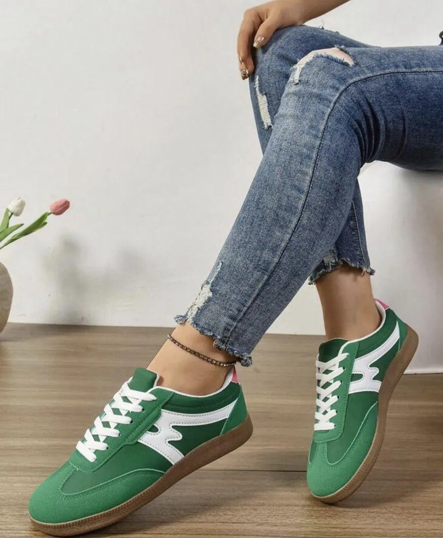 NWOT Retro Green & White Lace Up Low Top Sneakers Pink Accent Gum Sole 41/10