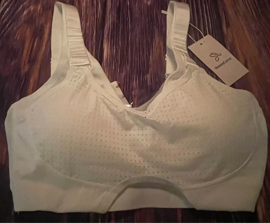 HoneyCurve White Bra Sz Large NWT Wide bands no back bulge