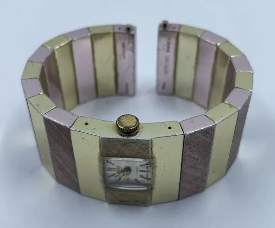 MEDANA LEVER PINK & GOLD LADIES BANGLE WATCH 1960'S Hand Winding 17 Jewels