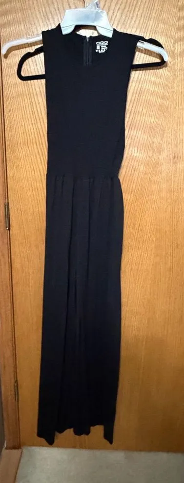 Elegant OQQ Black Sleeveless jumpsuit Size M