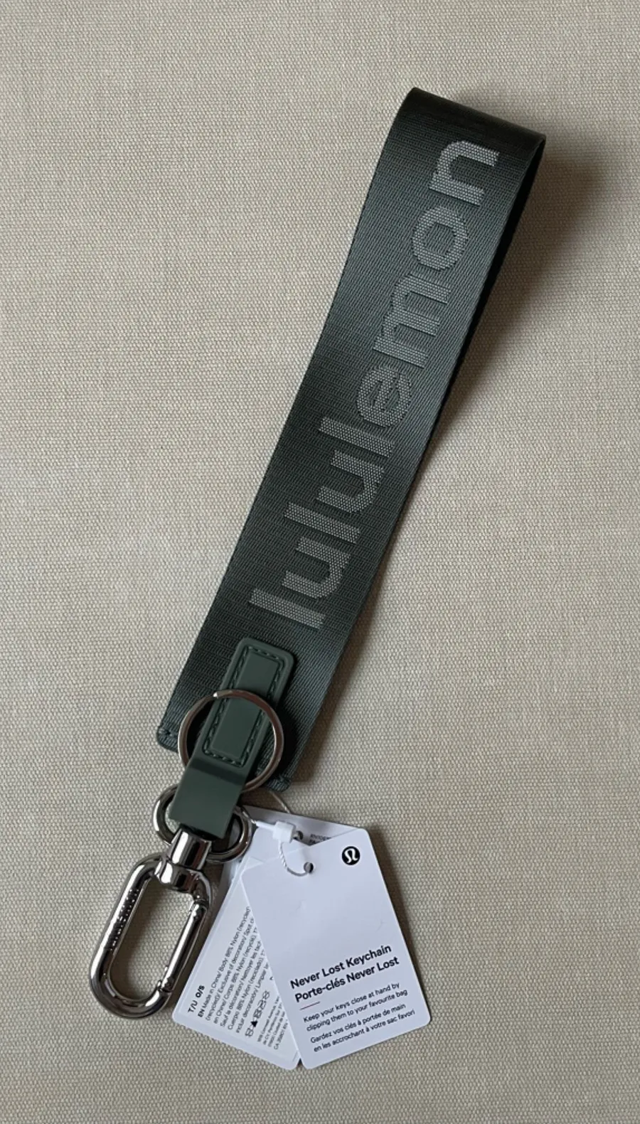 Lululemon Never Lost Keychain - Willow Leaf/Meadow Haze/Silver