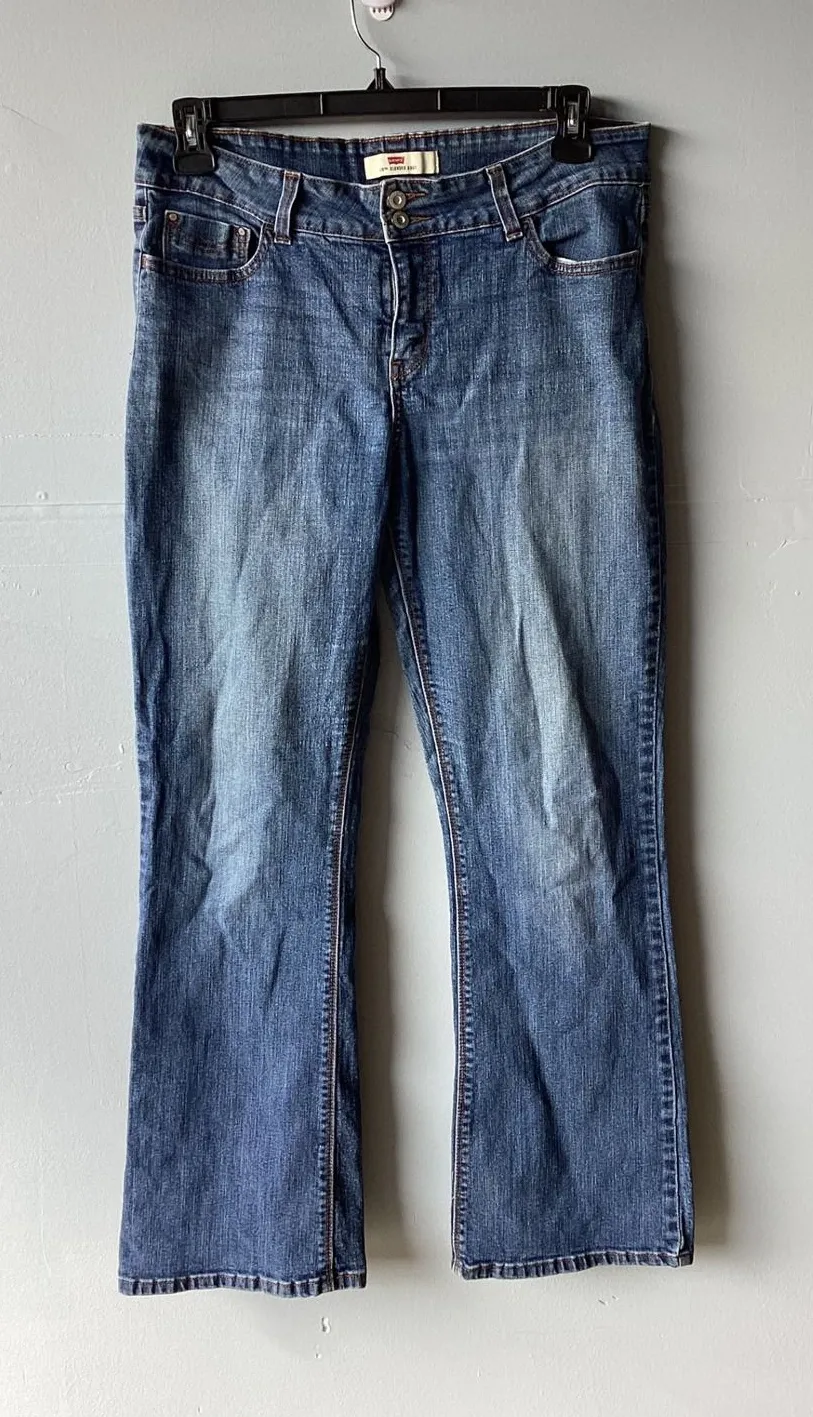 Levis 526 Slender Bootcut Jeans Medium Wash Blue Double Button Mid Rise Denim