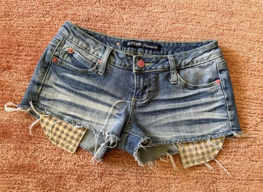ZCO Jeans Premium Distressed Denim Shorts Check Lining Raw Hem Size 3 Blue