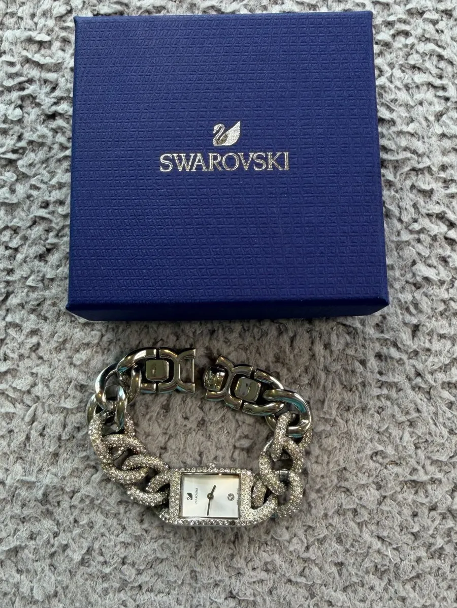 Swarovski Swiss Made Crystal Link Bracelet Watch Silver Tone Stainless Steel Box