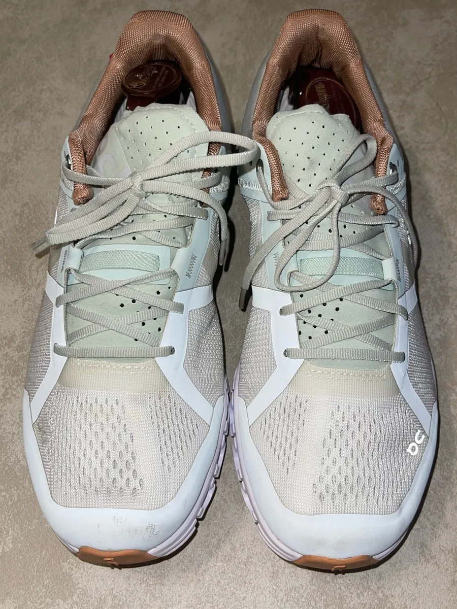 On Running Women's mint and terracotta tones Green Size 9.5