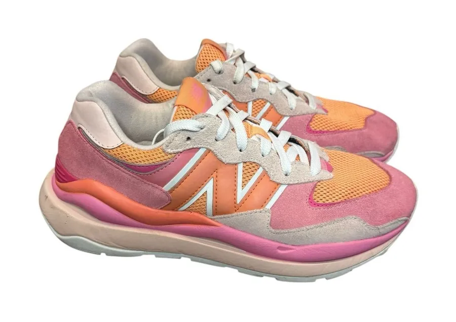 New Balance 57/40 Valentine's Day Athletic Sneakers Women's 9.5 Mesh W5740VDA