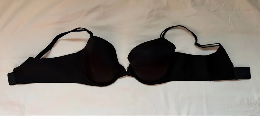 Victoria’s Secret Lined Demi Bra 38B Black Underwire V Detail Smooth