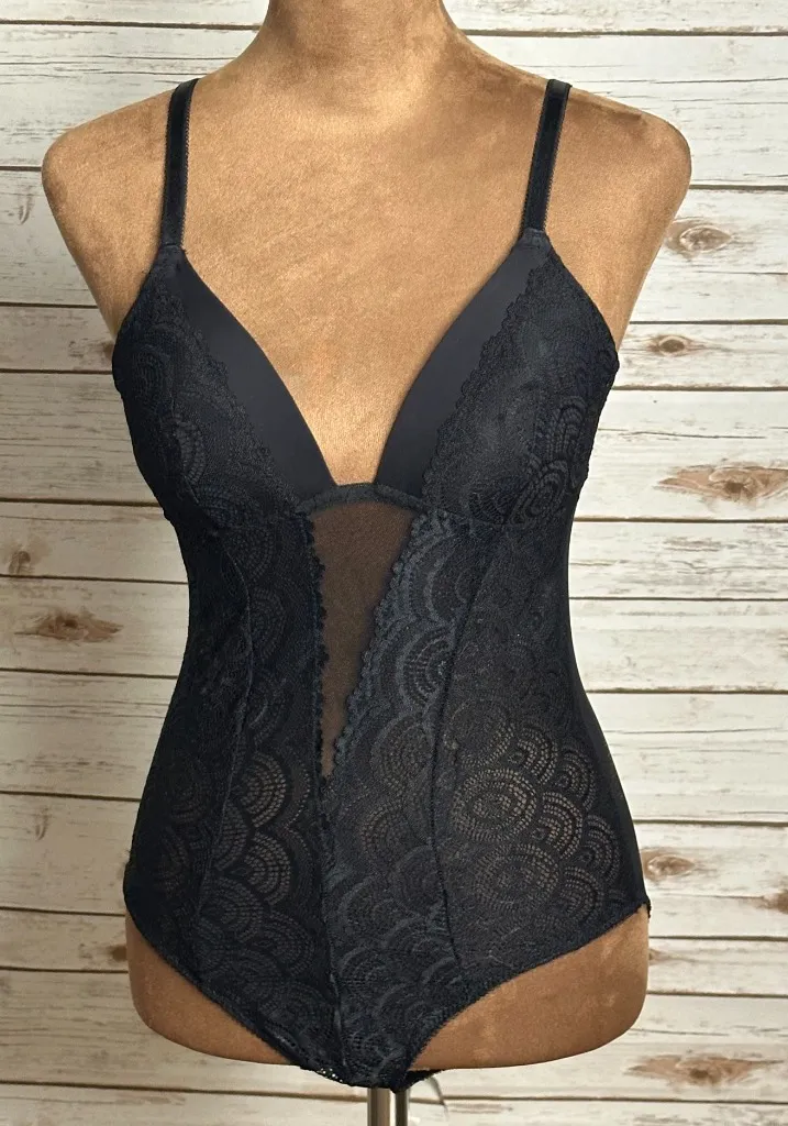 Black lace and sheer mesh plunging V-neck teddy/bodysuit Size Small