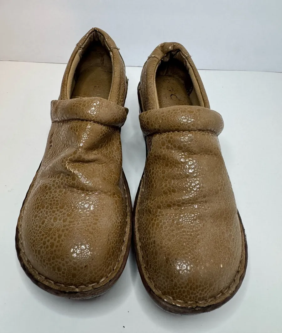 B.O.C Beige Vegan Leather Clogs Women's Size 8 M Brown