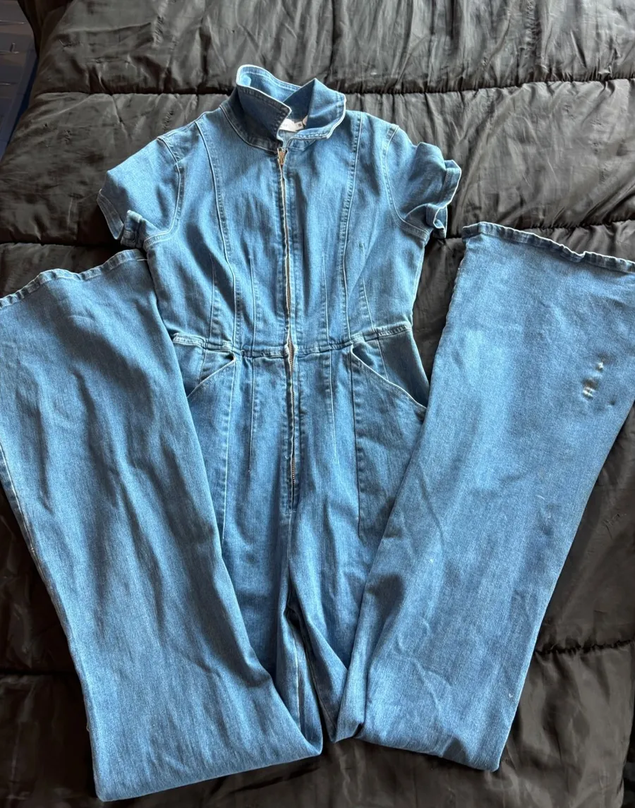 WILDGAT Denim Jumpsuit Medium Wash Short Sleeve Flare Leg Zip Front Blue Small