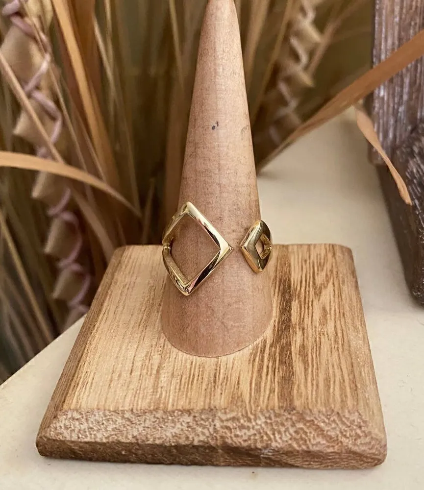 IP Gold Stainless Steel Art Deco Ring Size 8,10 Gold