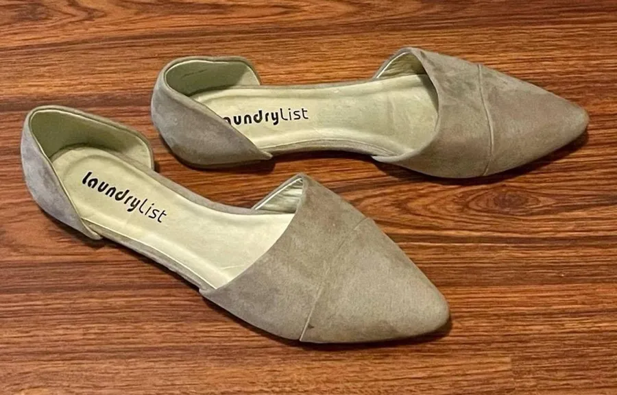 Laundry List Taupe Flats Faux Suede Size 7.5 Tan