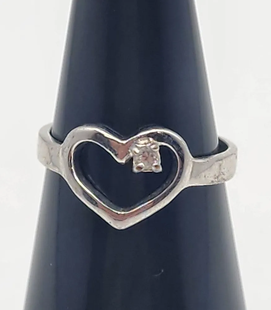 14K White Gold Plated Heart & CZ Ring (5) Silver
