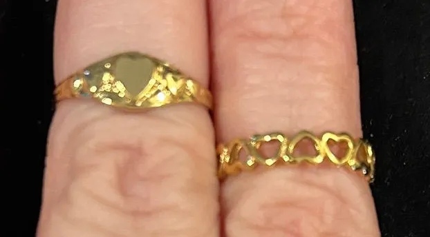 EUC Elegant Gold Heart midi Ring Set