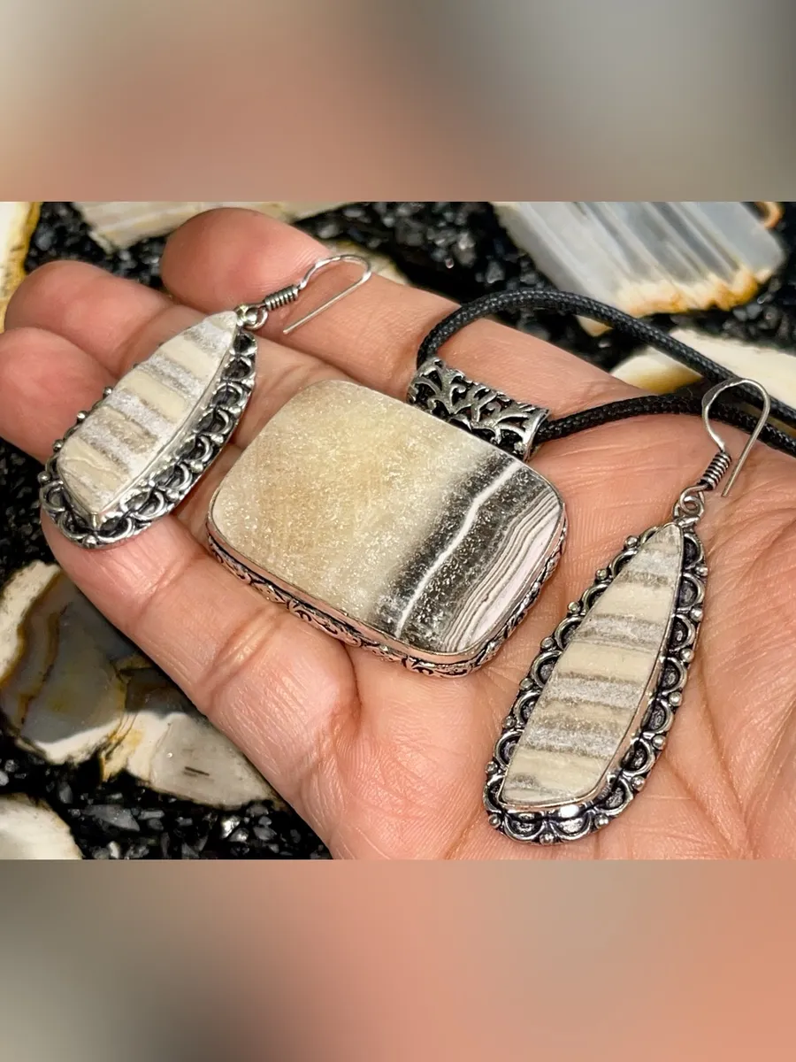 Raw Phantom Yellow Zebra Calcite Earrings & Pendant Set Black