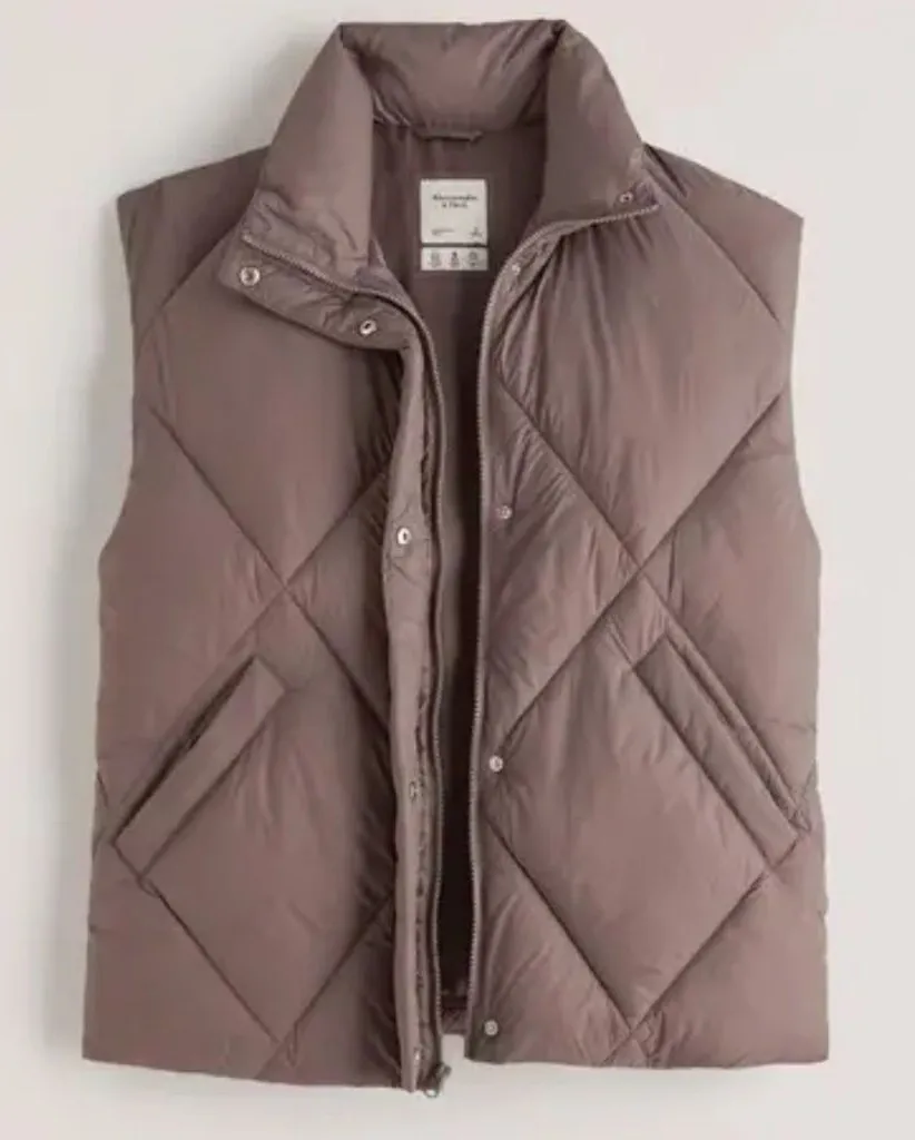 Abercrombie Oversized Quilted Puffer Vest XXS runs large