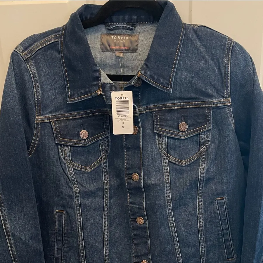 Torrid Denim Fitted Trucker Jacket Kalahari Wash Blue Jean 0 L 12 Western NWT