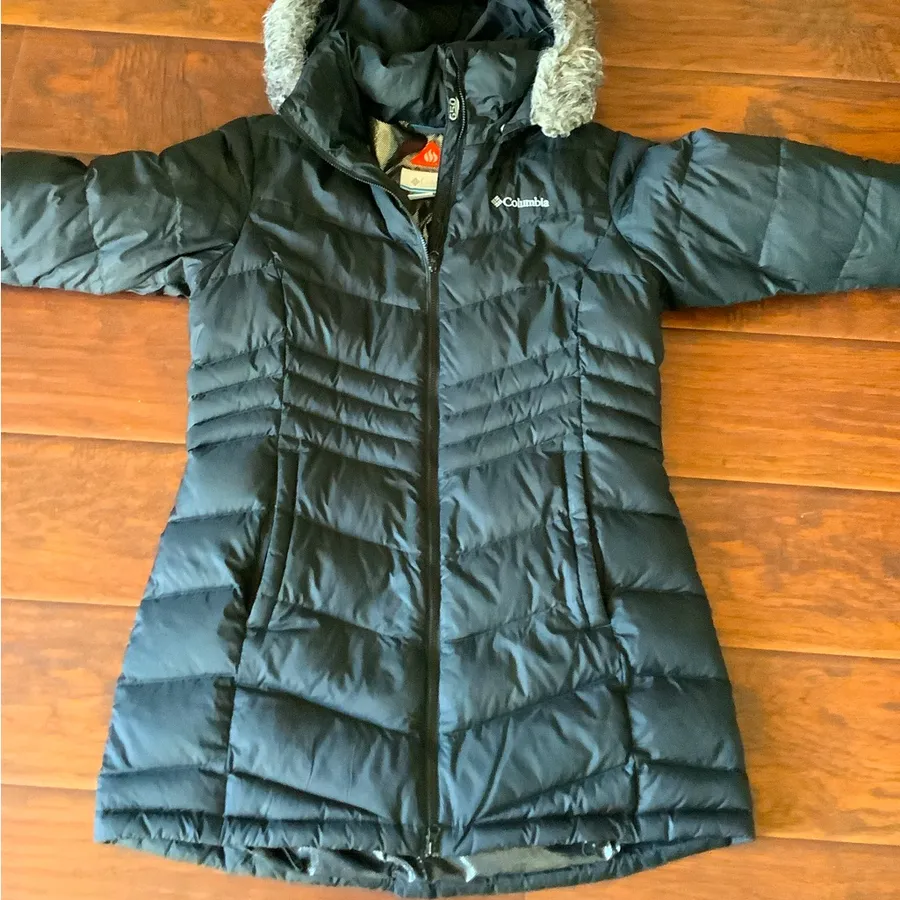 Columbia coat w/ Omni heat lining š„