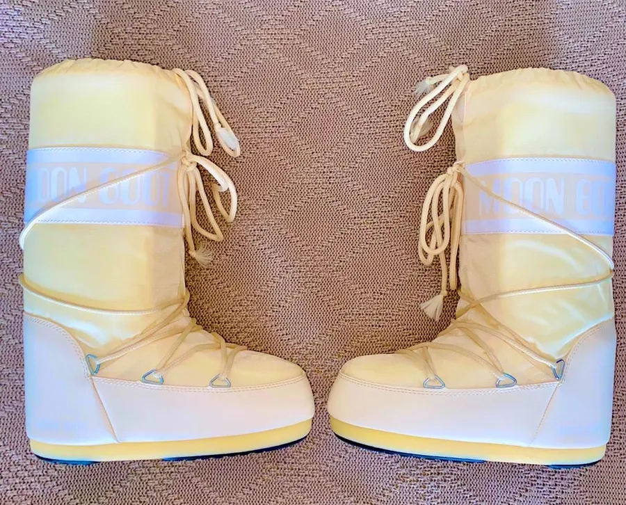 Moon boots Size 7
