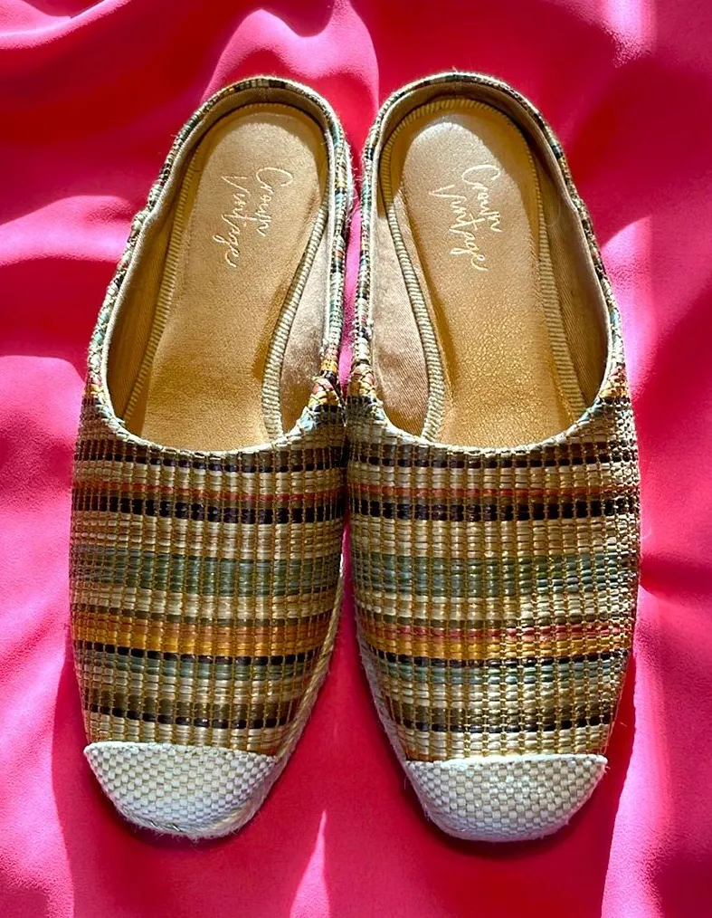 The Lonari from Crown Vintage never worn Gold Size 7