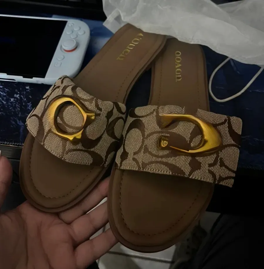 TORY BURCH • BROWN MILLER SANDALS