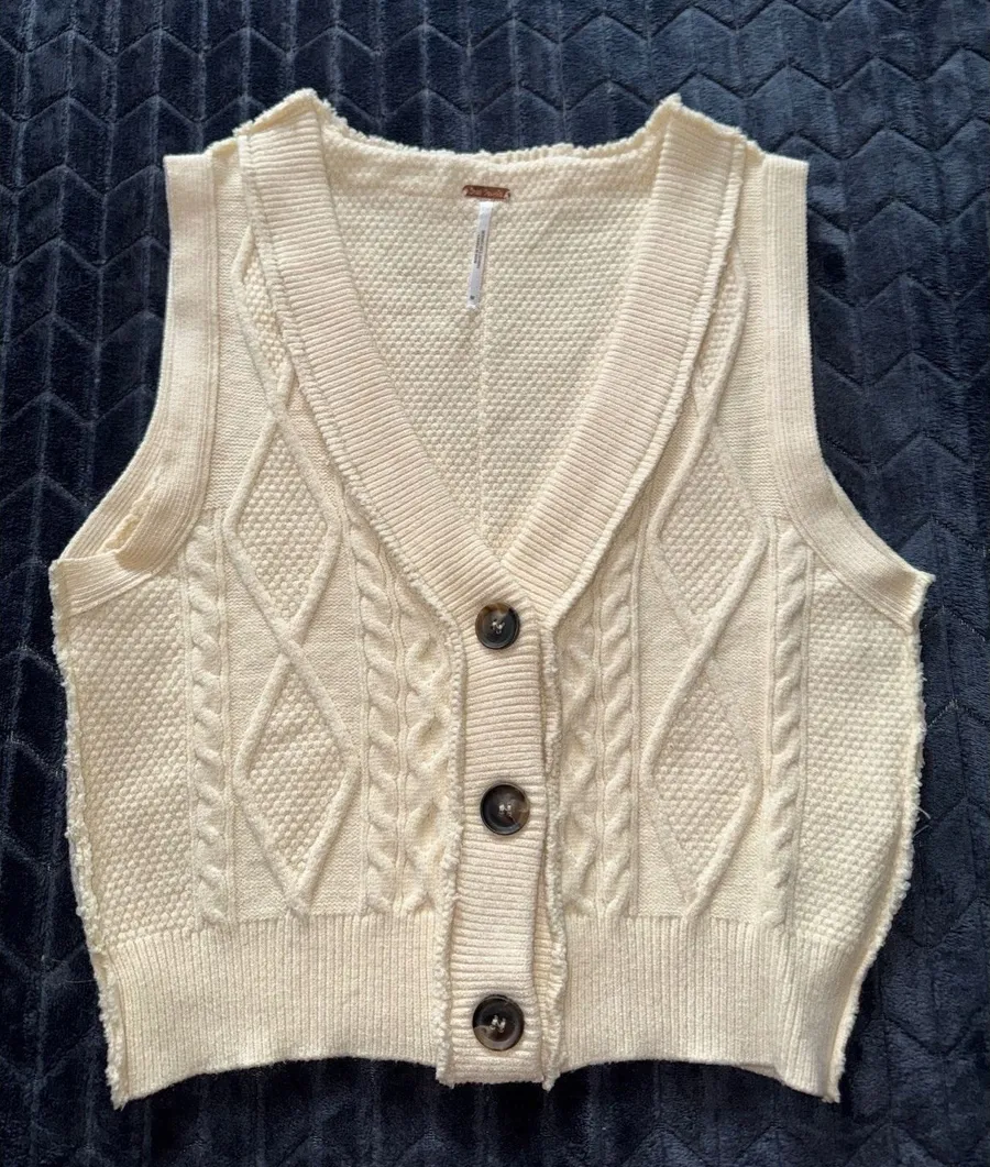 Free People Women's Beige Denson Cable Knit Button Up Sweater Vest Sz M