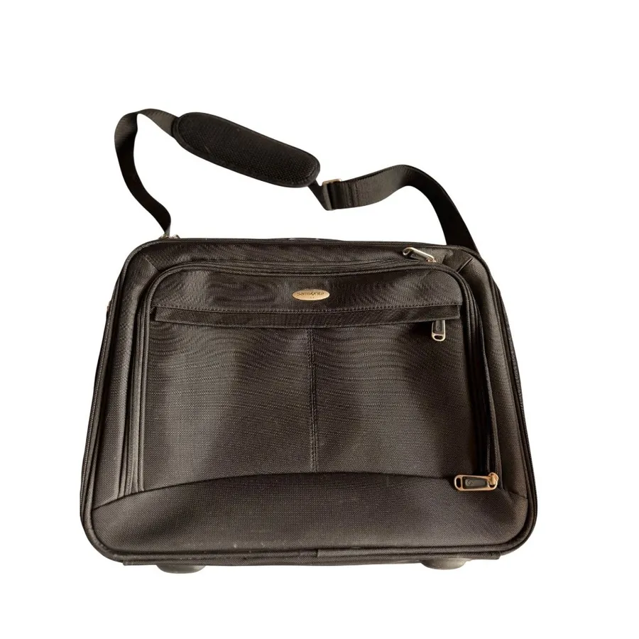 Samsonite BlackLaptop Briefcase With Adjustable Shoulder Strap & Multiple Compar Black