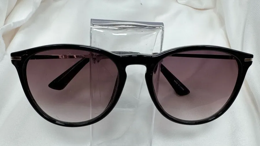 Lulu’s Sunglasses Black Rounded Horn Rim with Gold Metal Arms Coated Over Ears