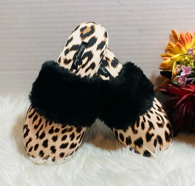 NWOT Victoria Secret Leopard Print Slippers SZ-Small